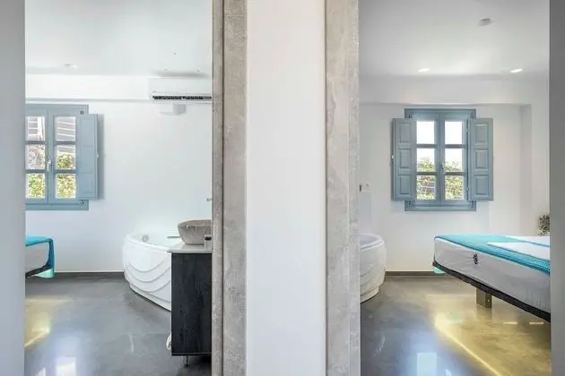 Superior Suite with Spa Bath