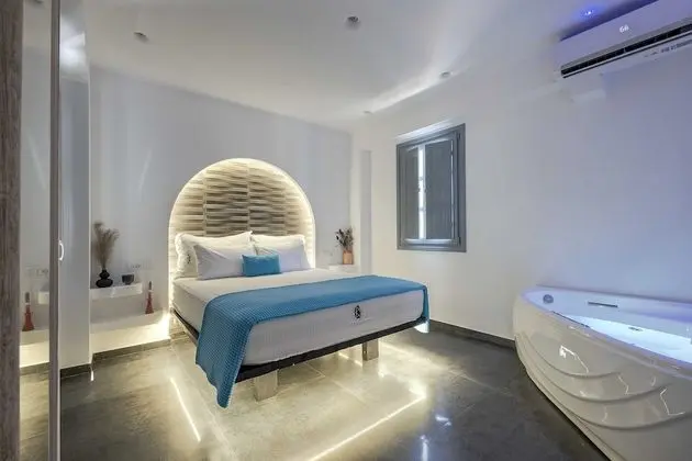 Superior Suite with Spa Bath