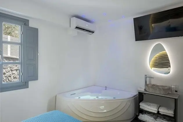 Superior Suite with Spa Bath