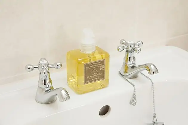 Oda, 1 Çift Kişilik Yatak, Sigara İçilmez