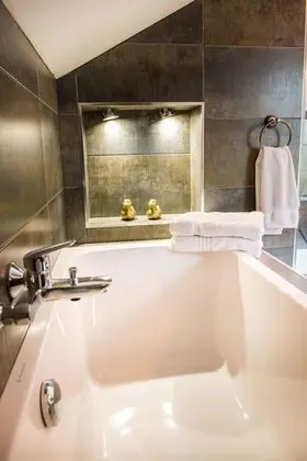 Çatı Katı (Loft), Banyolu/Duşlu (The Loft Suite )