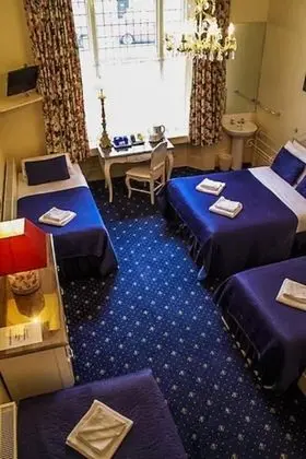 Dört Kişilik Oda, Banyolu/Duşlu