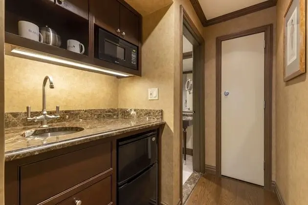 Luxury Tek Büyük Yataklı Oda