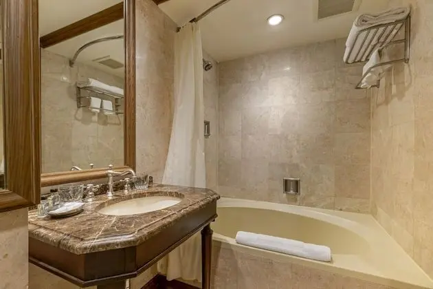 Luxury Tek Büyük Yataklı Oda