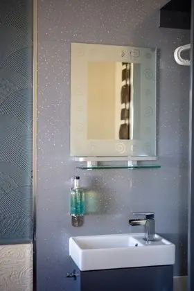 Tek Kişilik Oda, Ortak Banyo