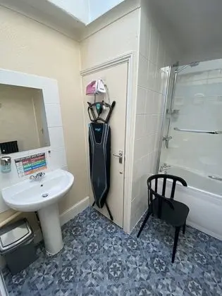 Tek Kişilik Oda, Ortak Banyo