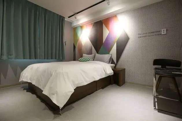 Standard Tek Büyük Yataklı Oda