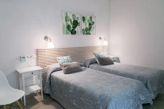 Tek Büyük Yataklı Oda, Ortak Banyo (Interior - 2 Beds)