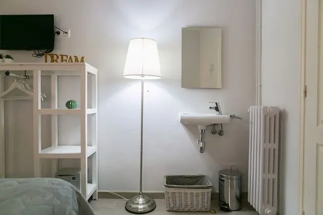 Tek Büyük Yataklı Oda, Ortak Banyo (Interior - 2 Beds)