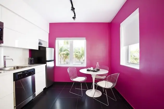 Studio Large