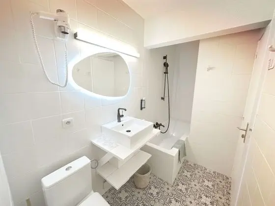 Üç Kişilik Oda, Teras