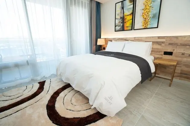 Deluxe Tek Büyük Yataklı Oda