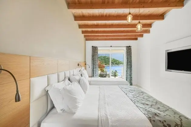 Triple, Deniz Manzaralı