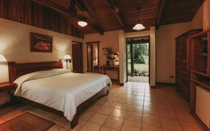 Superior Casita Queen Bed