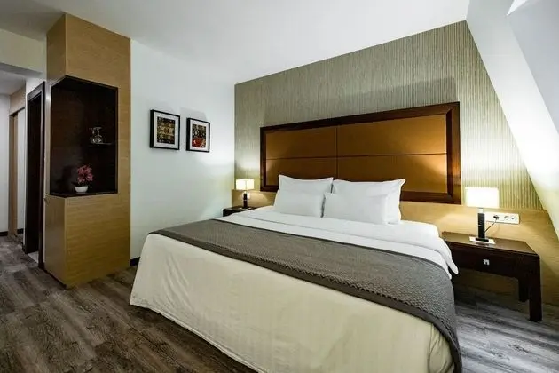 Classic Tek Büyük Yataklı Oda