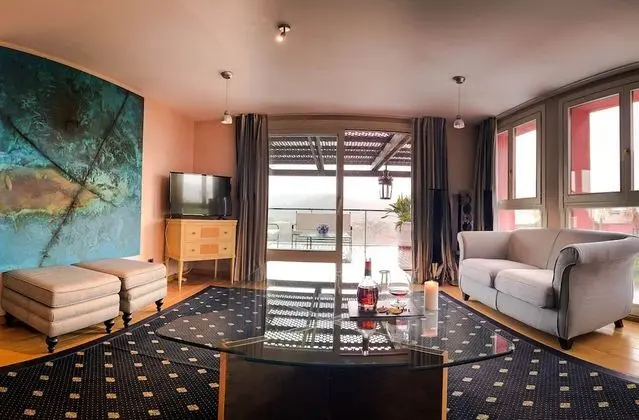 Master Suite (Spa access)