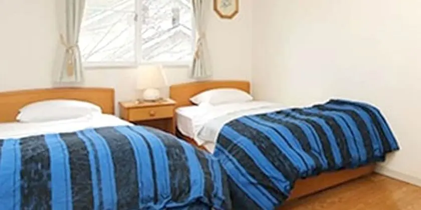 İki Ayrı Yataklı Oda, Sigara İçilmez, Ortak Banyo