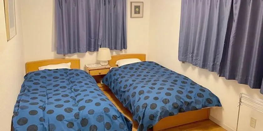İki Ayrı Yataklı Oda, Sigara İçilmez, Ortak Banyo