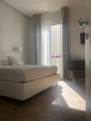 Üç Kişilik Oda