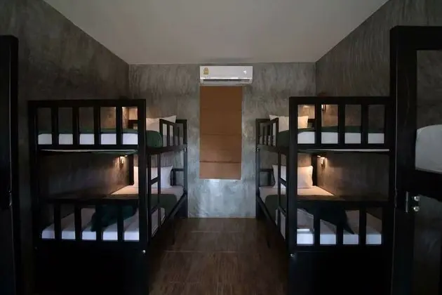 Mixed Dormitory with Shared Bathroom