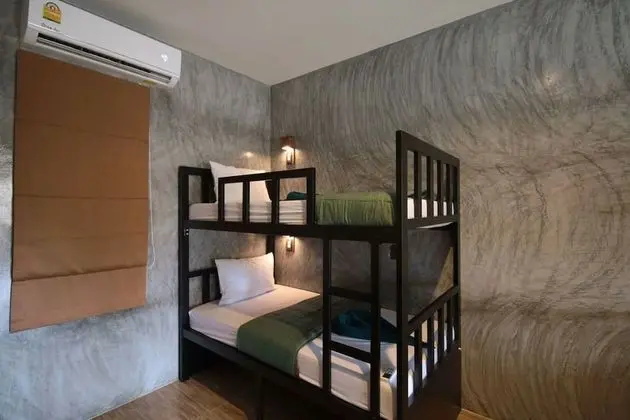 Mixed Dormitory with Shared Bathroom