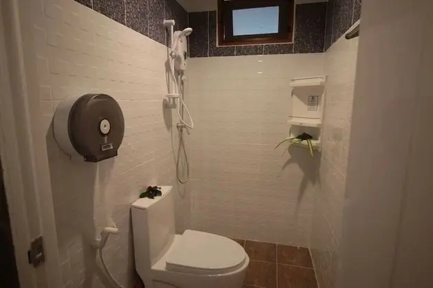 Mixed Dormitory with Shared Bathroom