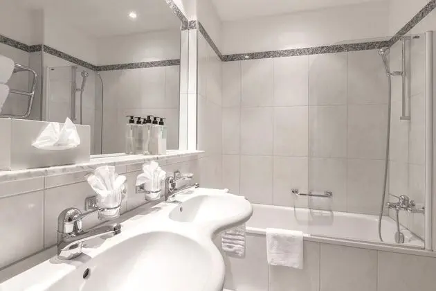 Superior Tek Büyük Yataklı Oda (South View)