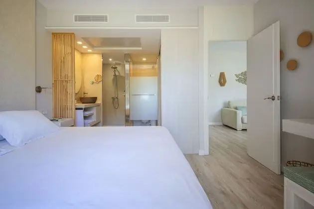 Süit, Teras, Bahçeli (3 Adults + 1 Child)