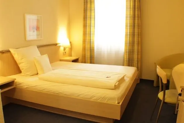 Basic Tek Büyük veya İki Ayrı Yataklı Oda, 1 Büyük (Queen) Boy Yatak
