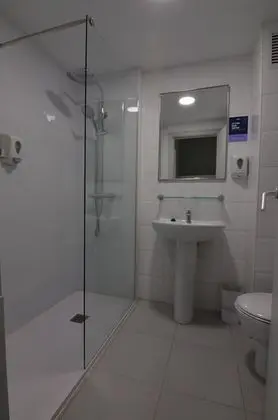 Standard Tek Büyük veya İki Ayrı Yataklı Oda