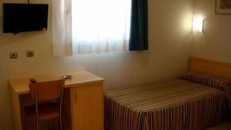 Standard Üç Kişilik Oda