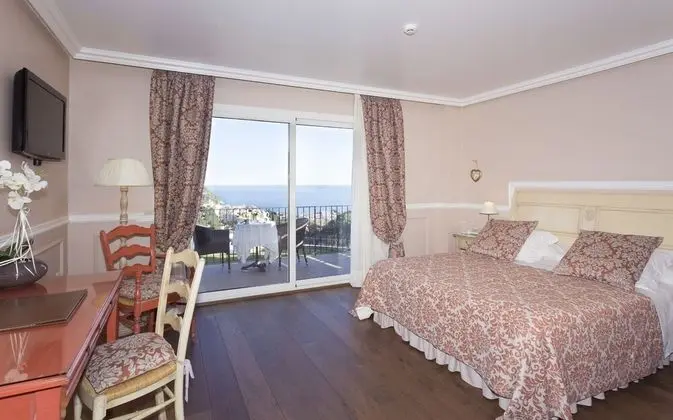 Superior Oda, Balkon, Okyanus Manzaralı