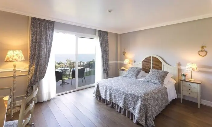 Superior Oda, Balkon, Okyanus Manzaralı