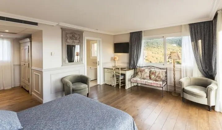 Superior Oda, Balkon, Okyanus Manzaralı