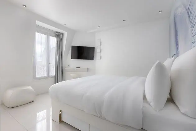 Deluxe Tek Büyük Yataklı Oda