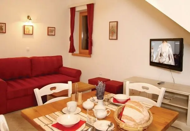 Family Apart Daire, 1 Çift Kişilik Yatak, Bahçeli (Bled Lake Apartment Red)