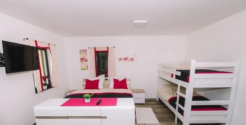 Apart Daire (Bled Castle view with terrace)