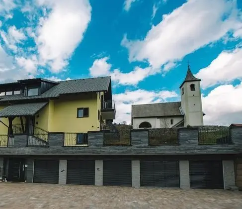 Apart Daire (Bled Castle view with terrace)