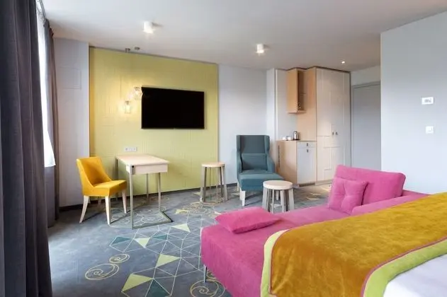 Superior Tek Büyük Yataklı Oda, Balkon, Göl Kenarı