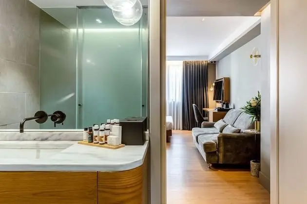 Comfy with Balcony