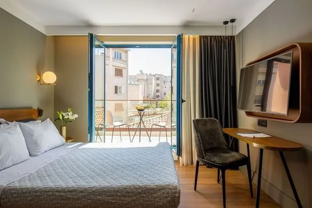 Homey Plus Suite with Balcony