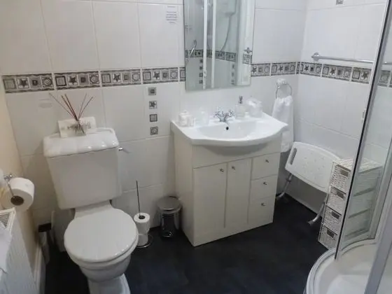 Büyük Yataklı Tek Kişilik Oda