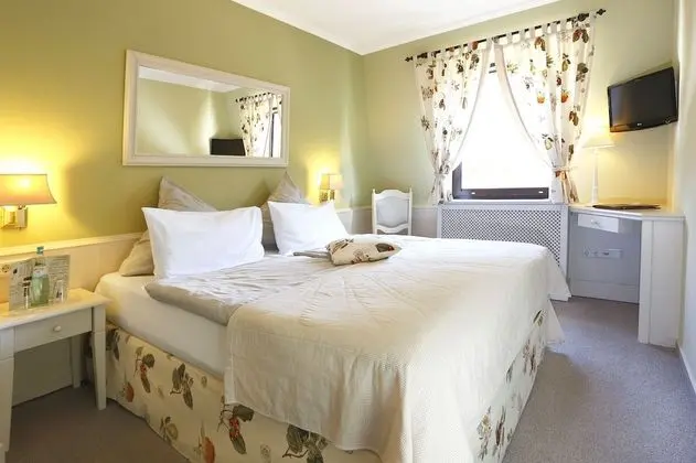 Classic Tek Büyük Yataklı Oda