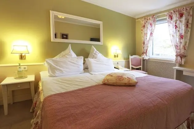 Classic Tek Büyük Yataklı Oda