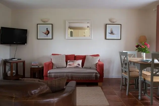 Apart Daire, 2 Yatak Odası, Avlu (Holly Apartment)