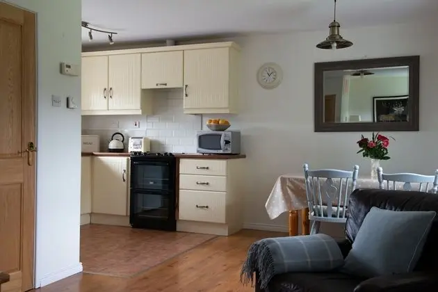 Apart Daire, 2 Yatak Odası, Avlu (Laurel Apartment)