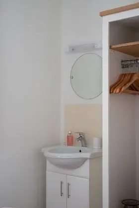 Apart Daire, 2 Yatak Odası, Avlu (Laurel Apartment)