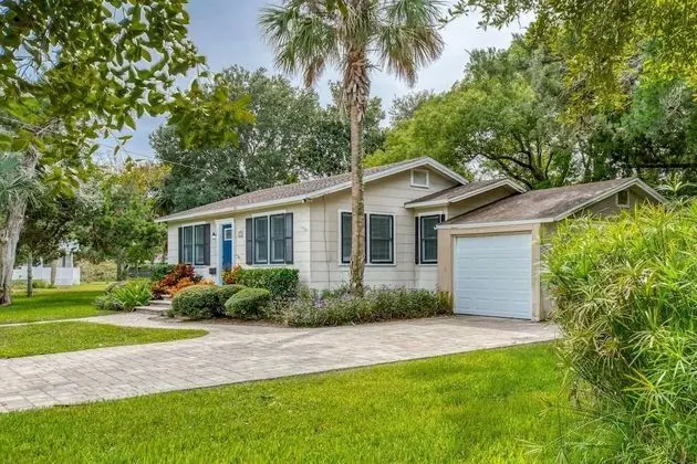Ev (Bleu Daze Cottage)