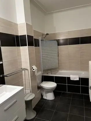 Tek Büyük Yataklı Oda, 1 Çift Kişilik Yatak