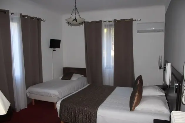 Üç Kişilik Oda
